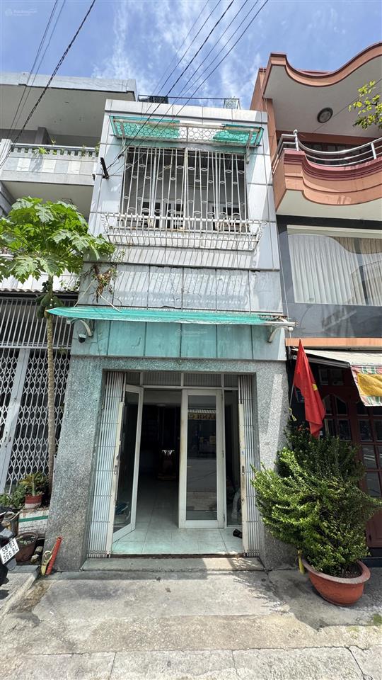 Bán nhà mặt tiền văn cao, quận tân phú, 4 tầng, 34m vuông, chỉ 5.6 tỷ
