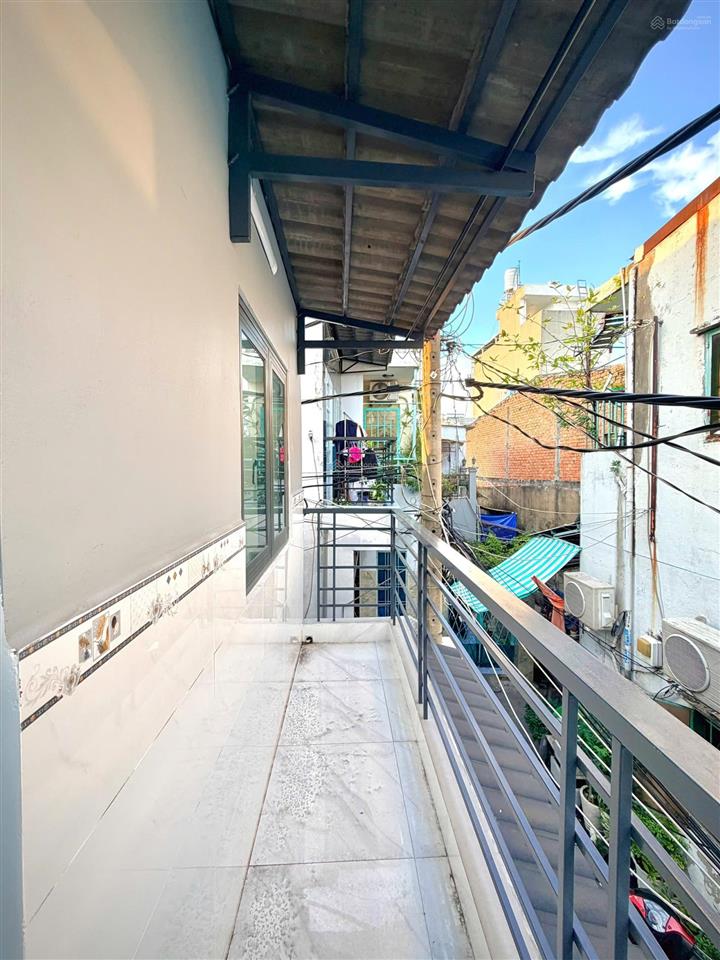 Bán nhà lê văn quới, hẻm xe hơi, 32m2, 2 tầng, sát quận tân phú, chỉ 2.68 tỷ
