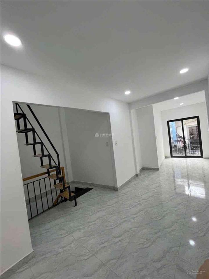Bán nhà âu cơ, tân phú 3 tầng gần đh văn hiến chỉ 3 tỷ