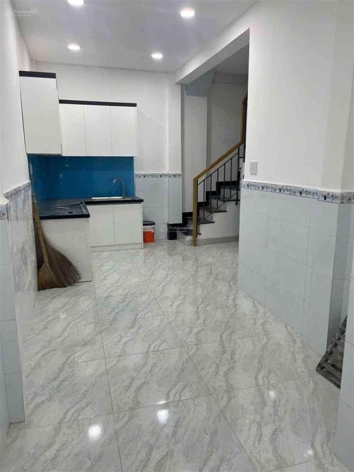 Bán nhà âu cơ, tân phú 3 tầng gần đh văn hiến chỉ 3 tỷ