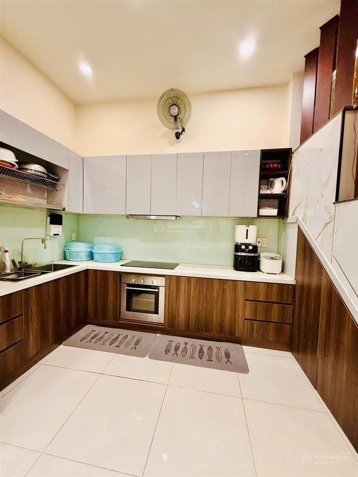 Bán nhà đường số 6, bình tân, ngang 4,3x17 mét, 3 tầng, 5,7 tỷ
