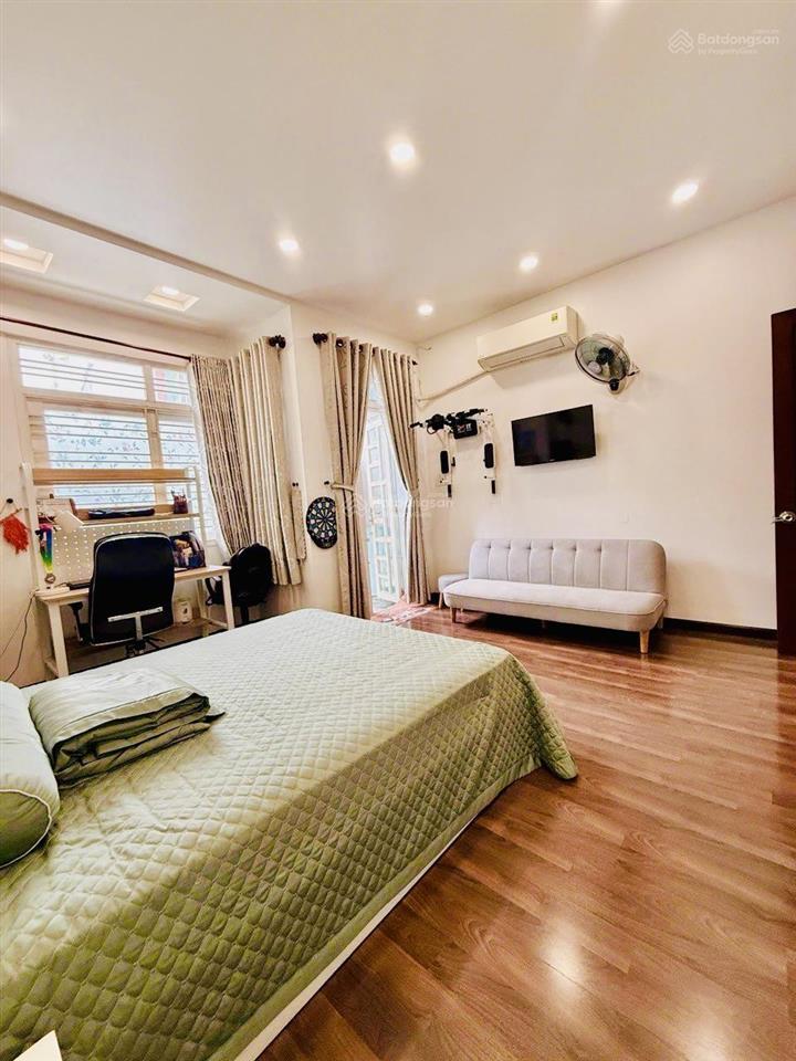 Bán nhà đường số 6, bình tân, ngang 4,3x17 mét, 3 tầng, 5,7 tỷ