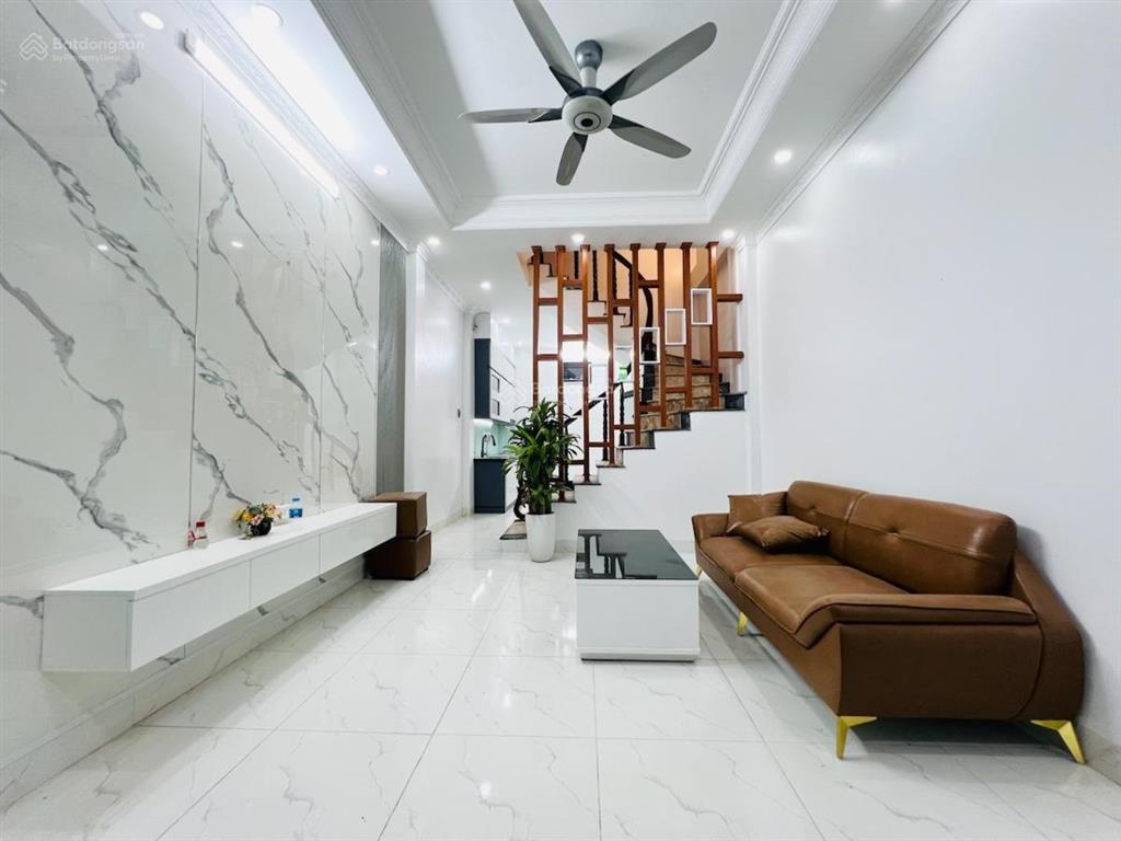 Ngõ 3 gác phi, 20m ra đường oto thông vòng quanh, dt 37m2 x 4t, mt 3,6m, giá chỉ 8,68 tỷ