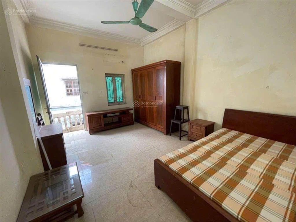 Cho thuê nhà riêng ngõ 173 đường tam trinh, ngõ nông, 3 gác đỗ cửa, đủ nội thất