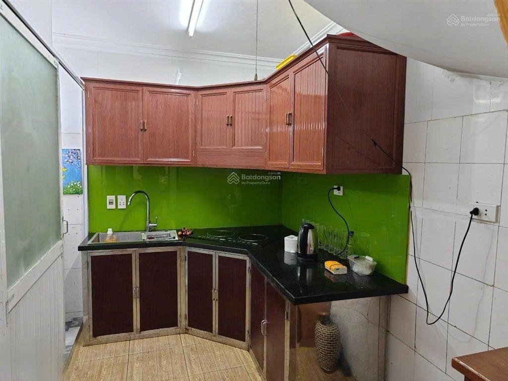 Cho thuê nhà nguyên căn ngõ hòa bình 7, ô tô  đỗ cửa, dt 37m2 x 3t, giá 12tr/ tháng