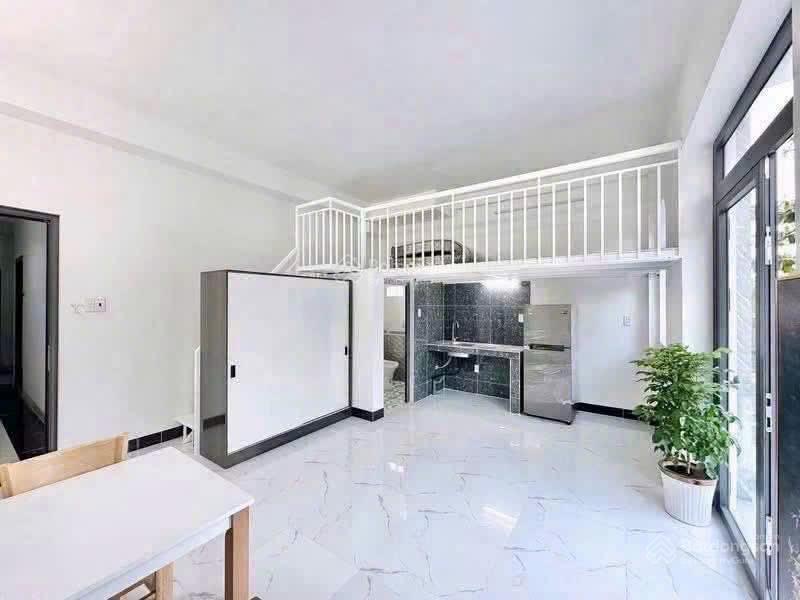 Cho thuê căn hộ gác ban công giá tốt mới 100% ngay hoàng văn thụ