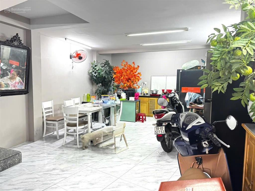 Nhà 5 tầng hxh dương quảng hàm ngang khủng 8m (64m2) cần bán gấp