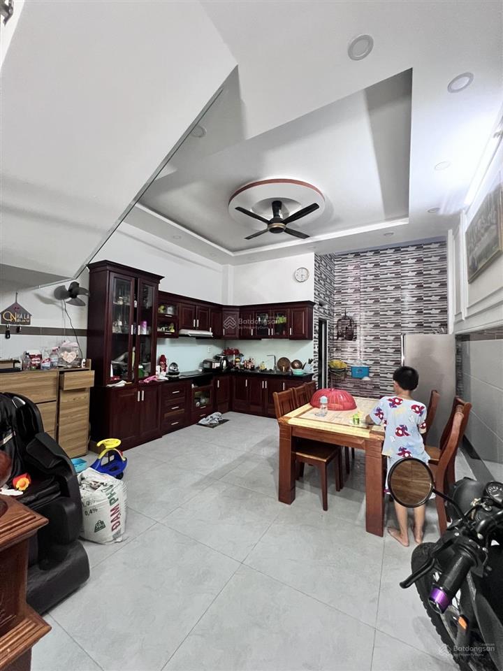 Chỉ 7,4 tỷ  nhà 3 tầng đẹp tân thới hiệp  hẻm 8m ô tô ngủ trong nhà