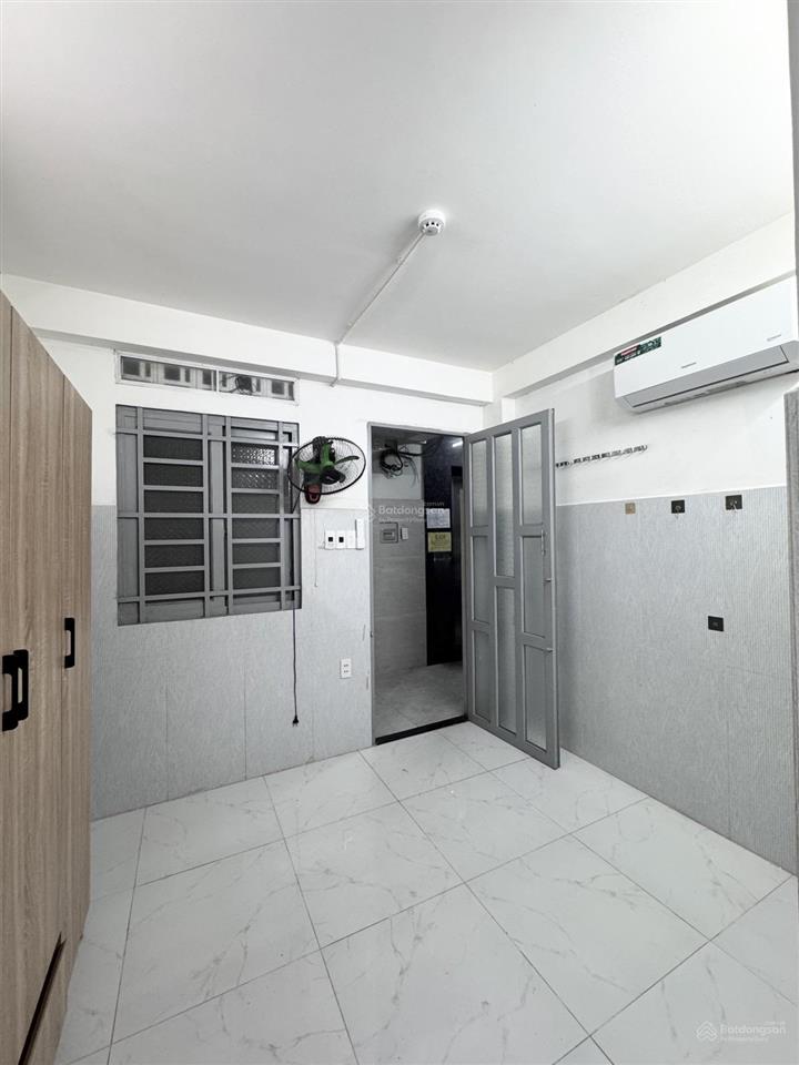 Tòa chdv dương quảng hàm 10 x 28m  6 tầng có hầm, thang máy  dòng tiền 2,4 tỷ/năm
