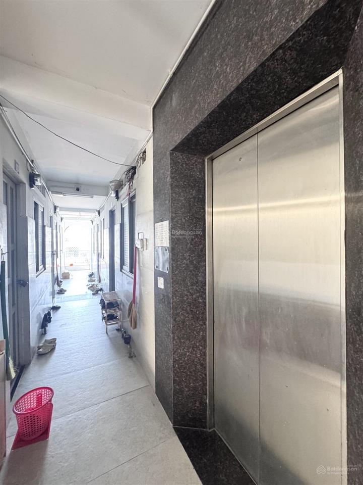 Tòa chdv dương quảng hàm 10 x 28m  6 tầng có hầm, thang máy  dòng tiền 2,4 tỷ/năm