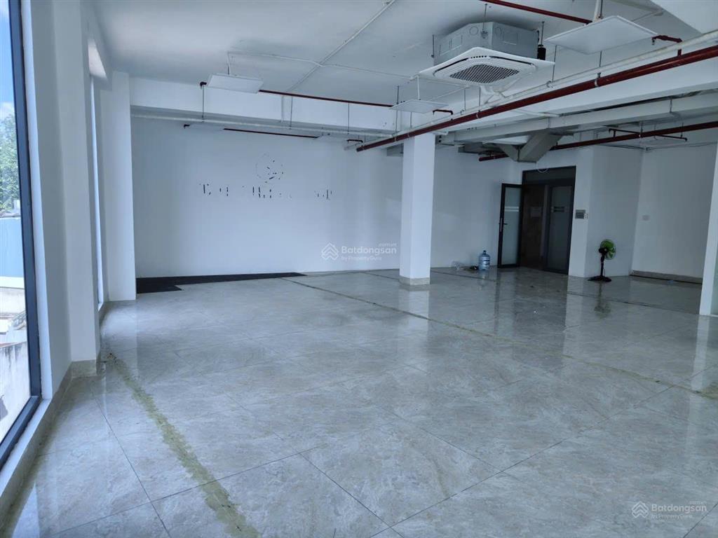 Cho thuê mặt bằng văn phòng 330m2 tòa nhà goldstar bình thạnh giá cực tốt.