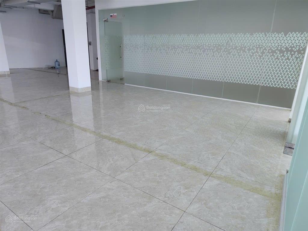 Cho thuê mặt bằng văn phòng 330m2 tòa nhà goldstar bình thạnh giá cực tốt.