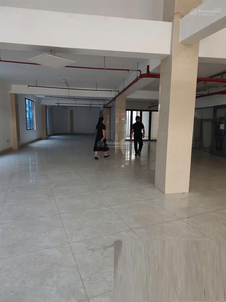 Cho thuê mặt bằng văn phòng 330m2 tòa nhà goldstar bình thạnh giá cực tốt.