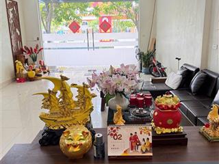 Bán nhà 2 tầng làn 2 đường thiên đức nhìn cổng trường vạn an