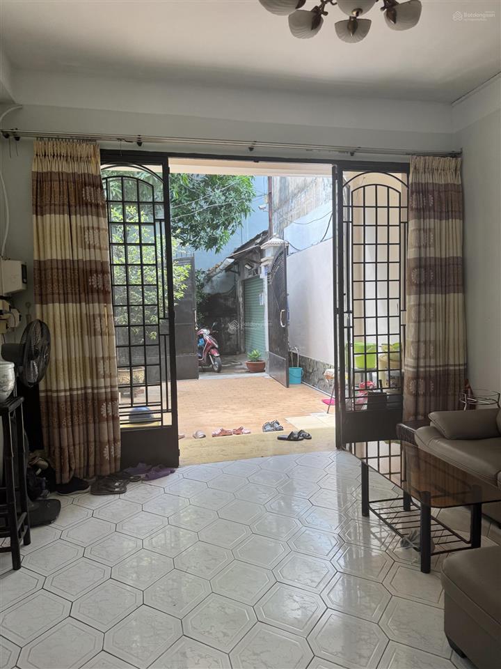 Bán nhà cực đẹp hẻm xe tải vào nhà ngay vòng xoay lê đại hành.