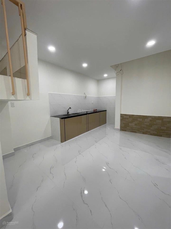 Cho thuê nhà mới nguyên căn 5 pn ngay lạc long quân sát mt  70m2