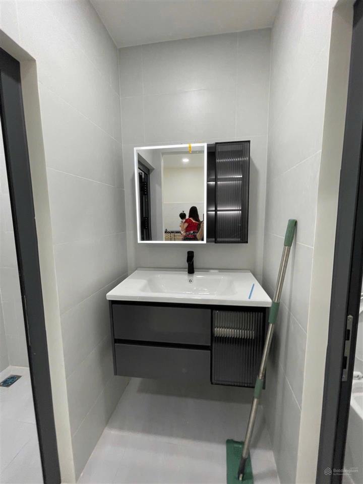 Cho thuê nhà mới nguyên căn 5 pn ngay lạc long quân sát mt  70m2