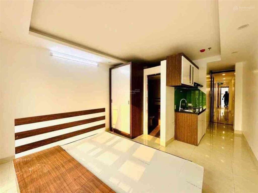 Bán ccmn hai bà trưng 100m2  6 tầng thang máy  ôtô vào nhà  20 phòng full nt  dòng tiền 1.2 tỷ
