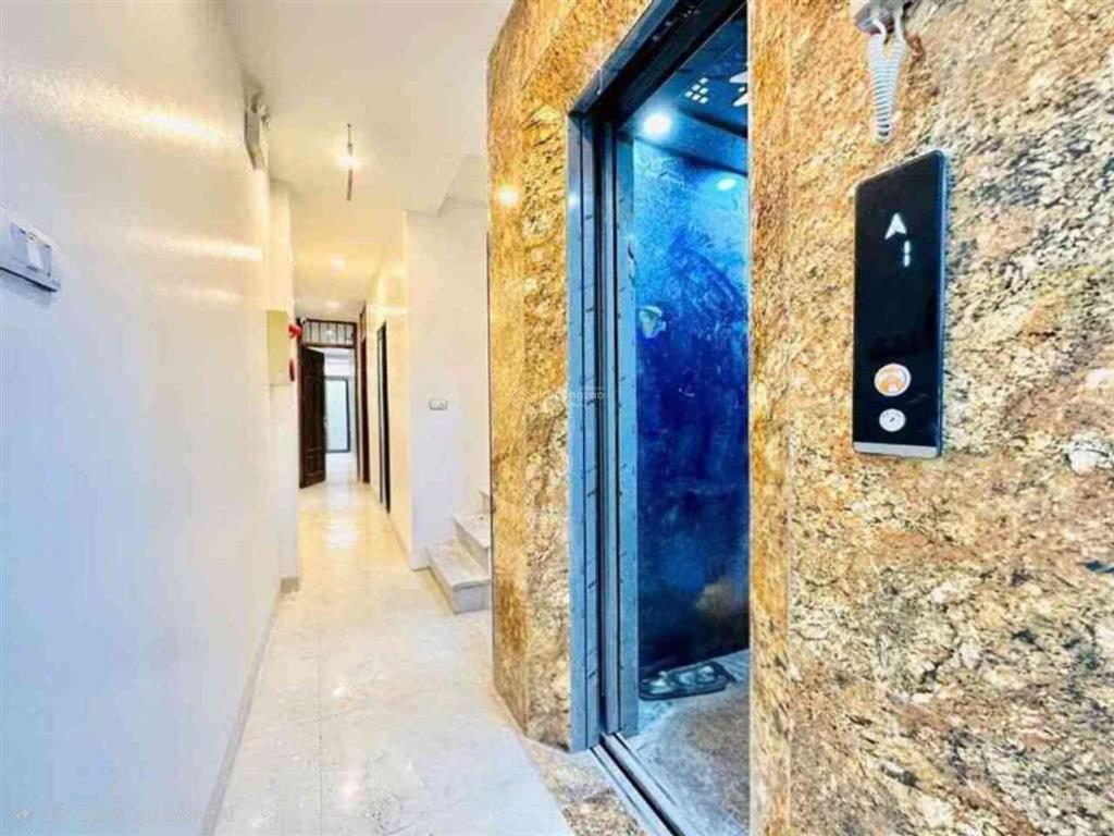 Bán ccmn hai bà trưng 100m2  6 tầng thang máy  ôtô vào nhà  20 phòng full nt  dòng tiền 1.2 tỷ