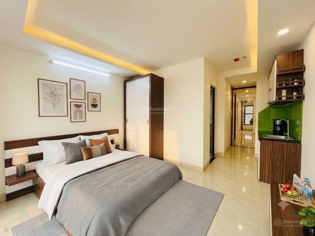 Bán ccmn hai bà trưng 100m2  6 tầng thang máy  ôtô vào nhà  20 phòng full nt  dòng tiền 1.2 tỷ