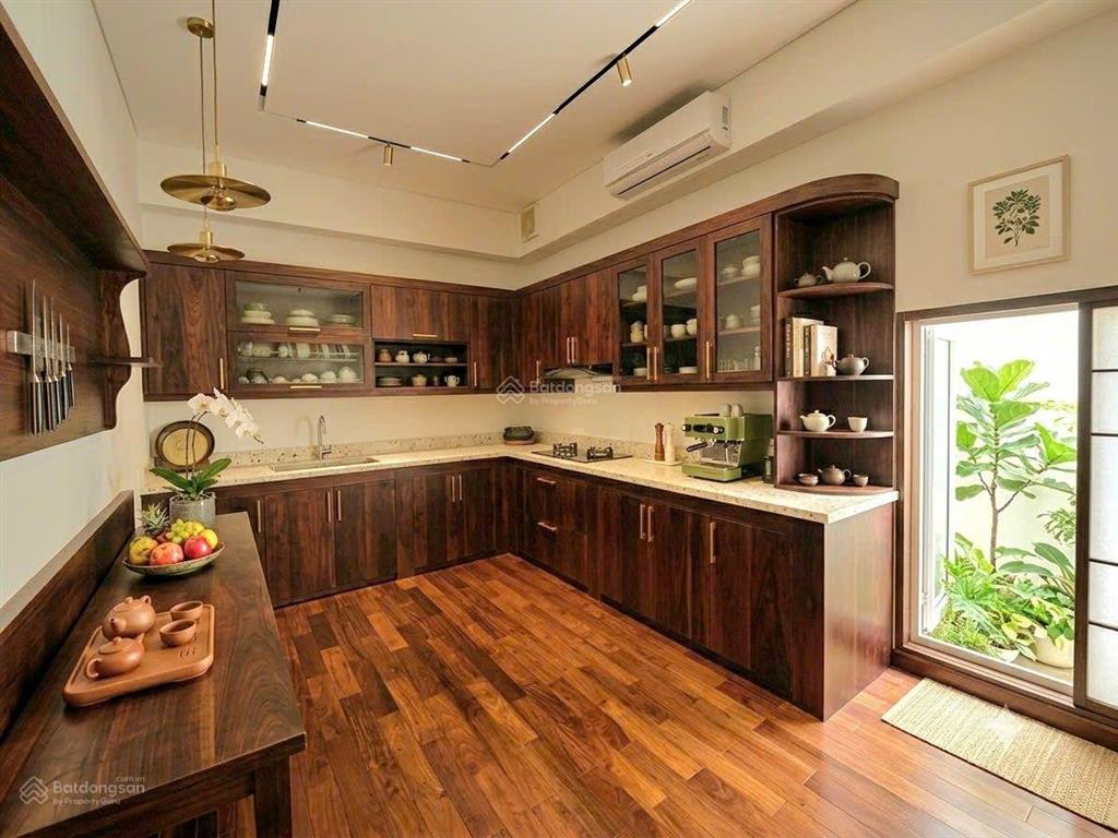 Huỳnh thúc kháng  ngõ to như phố  lô góc 7 tầng thang máy/ ngõ 3ôtô tránh kd  5x tỷ