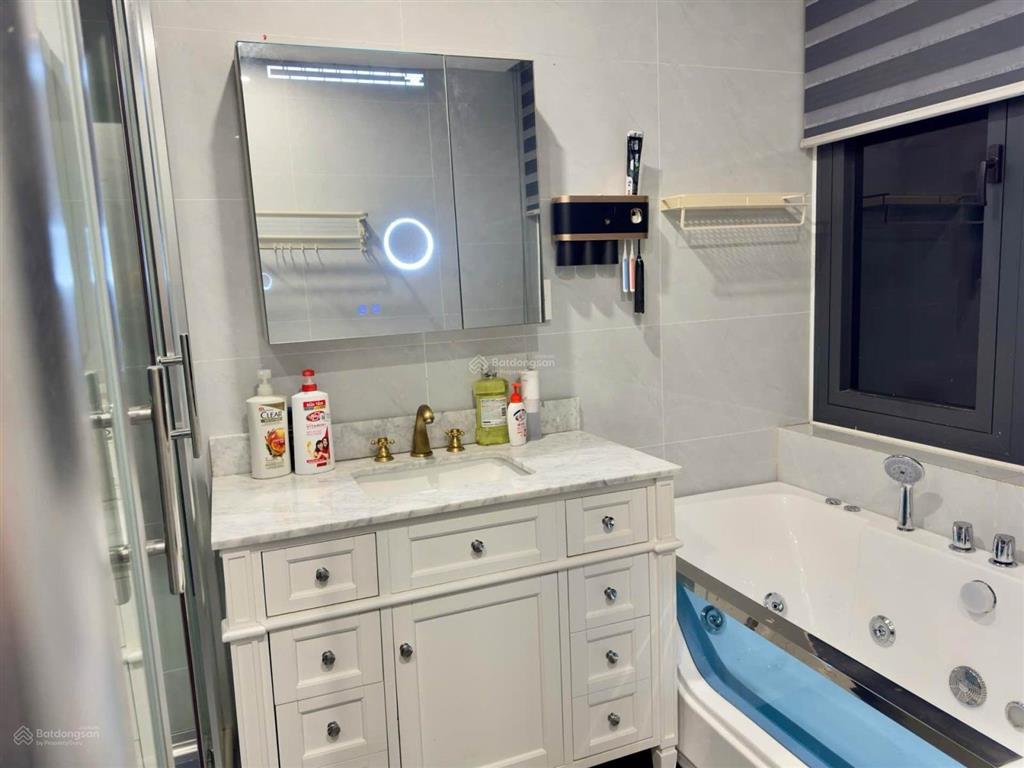 Siêu hiếm mặt phố  6 tầng thang máy  kinh doanh đỉnh, 3 bước ra hồ tây