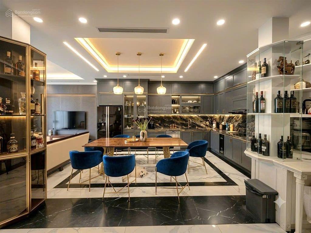 Mặt phố vip tây hồ  mặt tiền 10m bề thế  vài bước ra hồ tây  sống sang/kd đỉnh