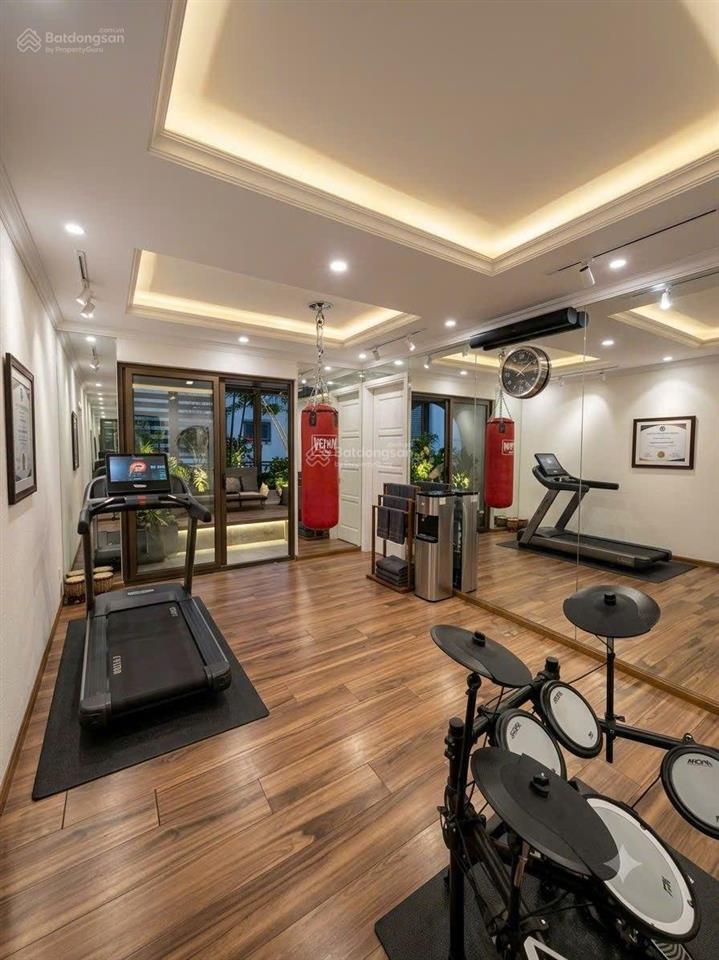 Mặt phố vip tây hồ  mặt tiền 10m bề thế  vài bước ra hồ tây  sống sang/kd đỉnh