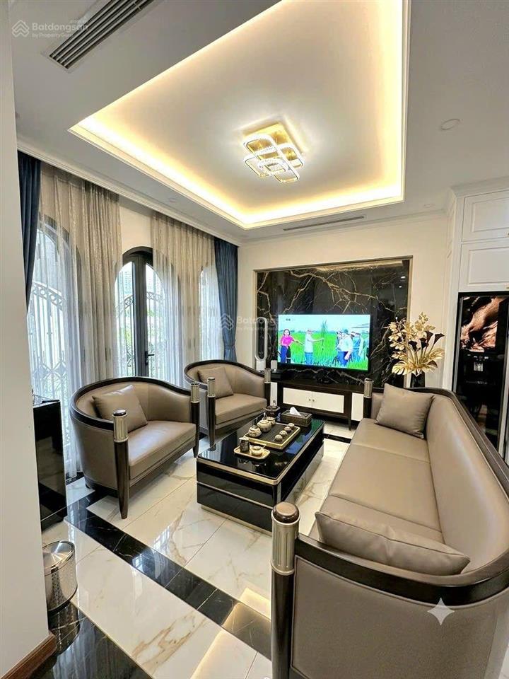 Mặt phố vip tây hồ  mặt tiền 10m bề thế  vài bước ra hồ tây  sống sang/kd đỉnh