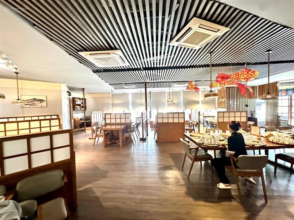Cơ hội đầu tư cực kỳ hiếm, mặt phố lớn, hai bà trưng  3 mặt tiền  205m2