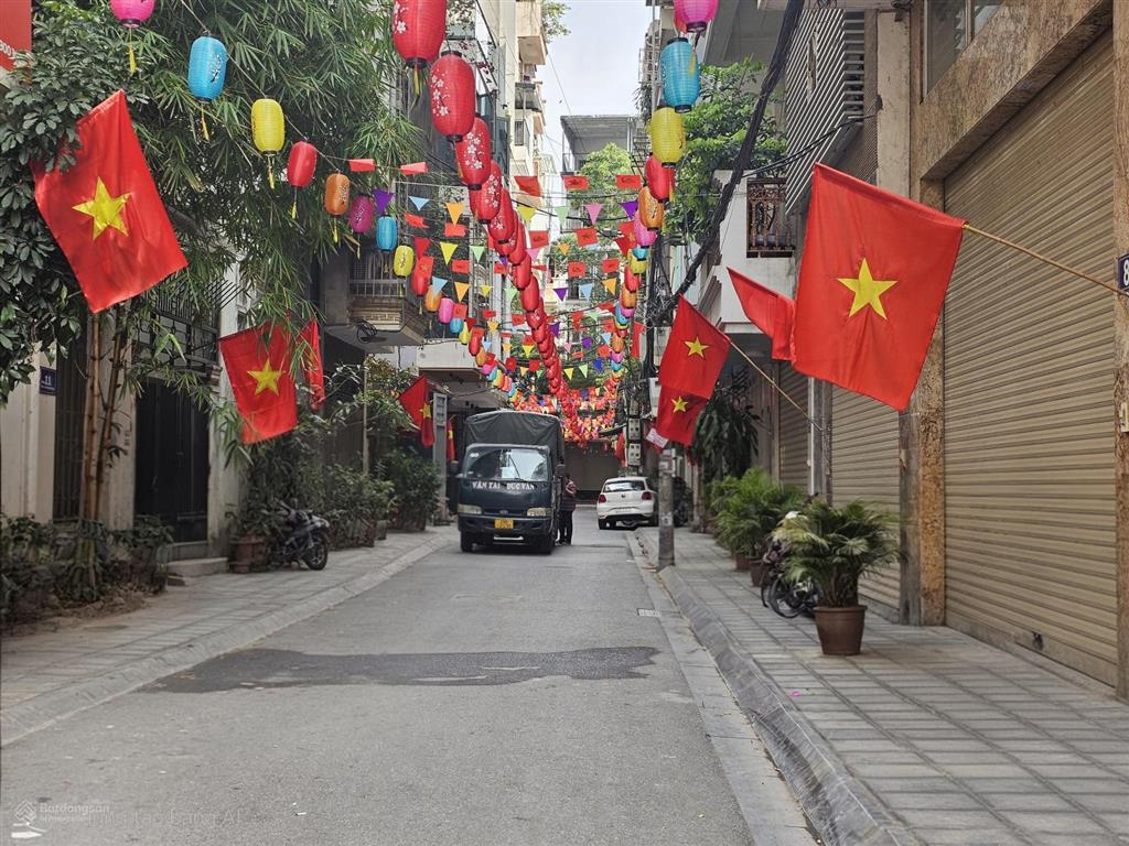 Quần ngựa, ba đình phân lô quân đội  6 tầng đẳng cấp  ngõ ôtô tránh