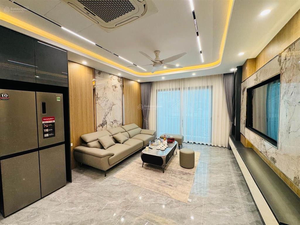 Phùng chí kiên  phân lô quân đội vỉa hè, gara 2 ô tô view triệu đô