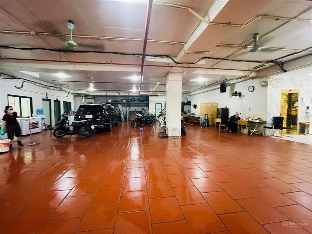 Mặt phố hồng đô  gần svđ mỹ đình  670m/ 2 mặt thoáng  dòng tiền 5 tỷ/năm