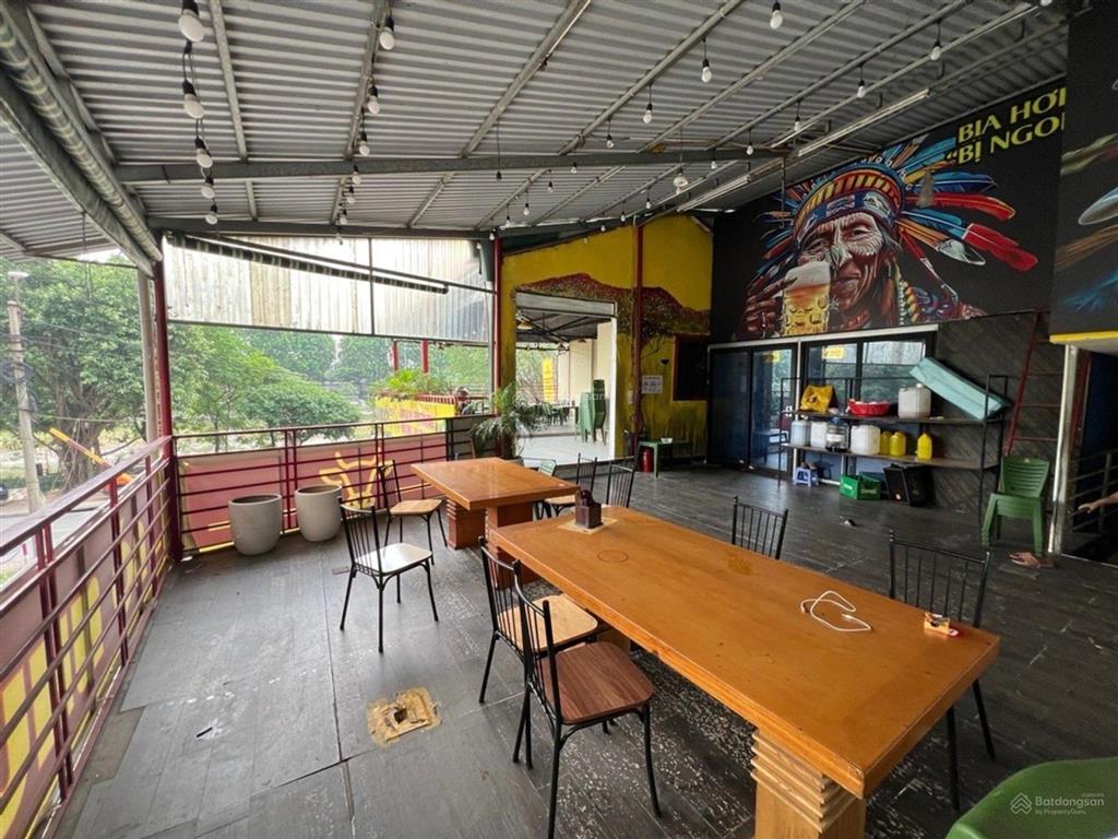 Mặt phố cầu giấy 198m/ kinh doanh đỉnh  2 vỉa hè  view thoáng/ tọa độ vàng sẵn dòng tiền