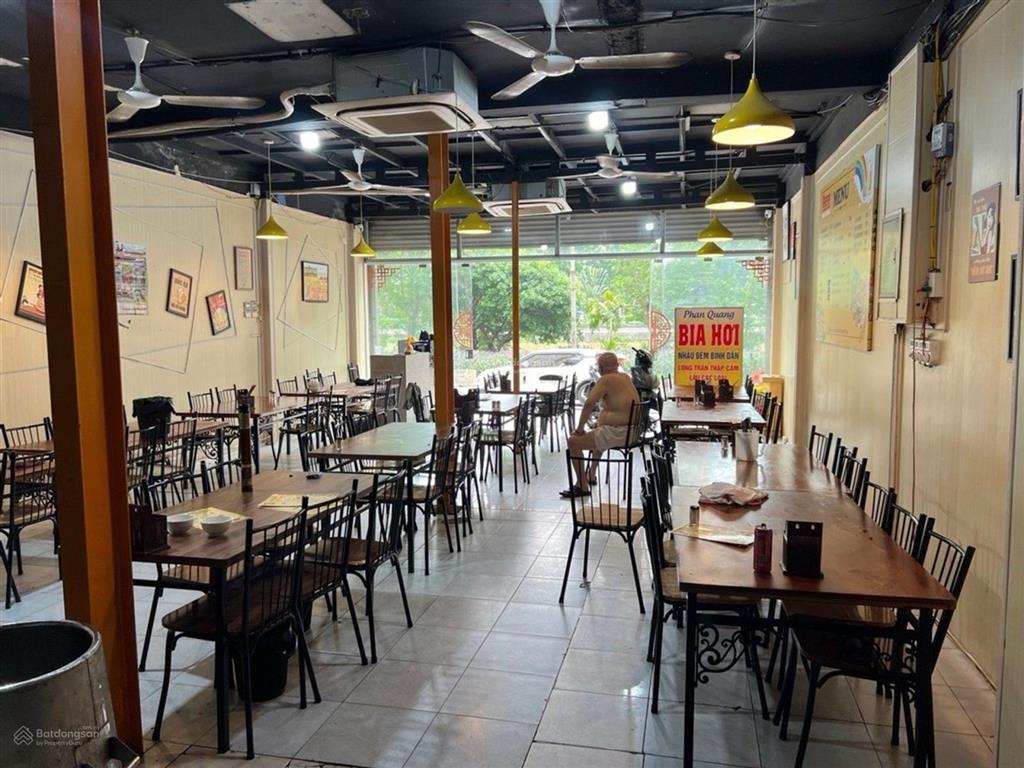 Mặt phố cầu giấy 198m/ kinh doanh đỉnh  2 vỉa hè  view thoáng/ tọa độ vàng sẵn dòng tiền