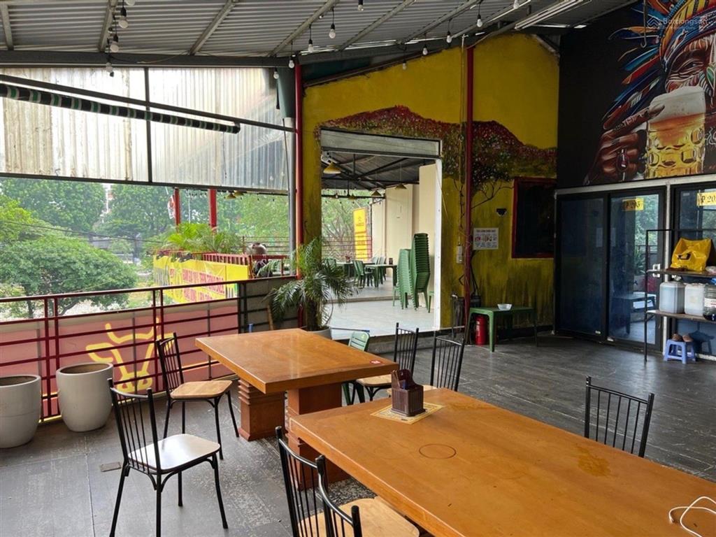 Mặt phố cầu giấy 198m/ kinh doanh đỉnh  2 vỉa hè  view thoáng/ tọa độ vàng sẵn dòng tiền