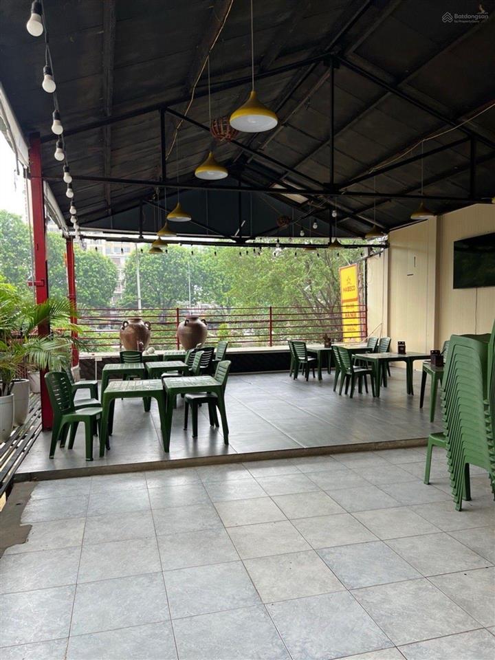 Mặt phố cầu giấy 198m/ kinh doanh đỉnh  2 vỉa hè  view thoáng/ tọa độ vàng sẵn dòng tiền