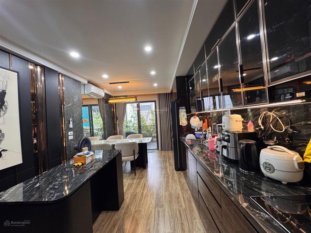 Nhà mới, nguyễn ngọc vũ, 6 tầng thang máy, 1 bước ra phố, full nội thất luxury 2 tỷ