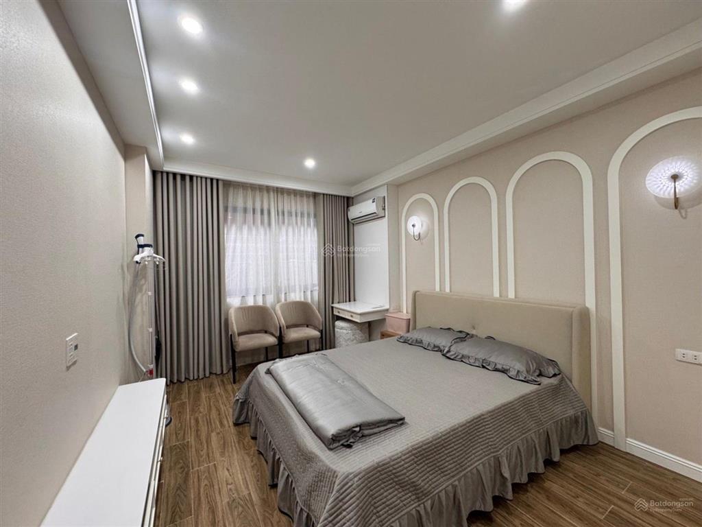Nhà mới, nguyễn ngọc vũ, 6 tầng thang máy, 1 bước ra phố, full nội thất luxury 2 tỷ