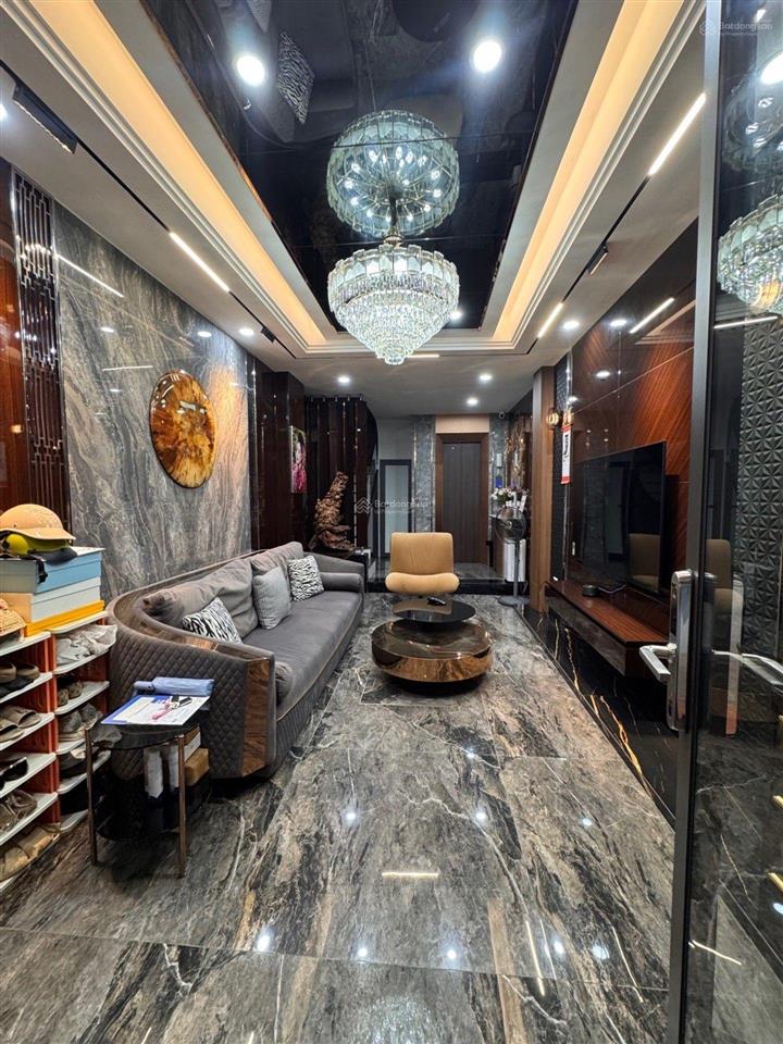 Nhà mới, nguyễn ngọc vũ, 6 tầng thang máy, 1 bước ra phố, full nội thất luxury 2 tỷ