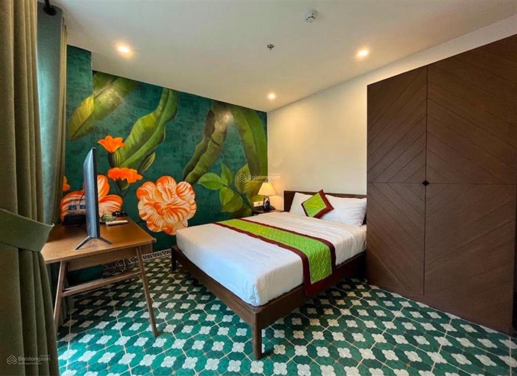 Vip ba đình, khách sạn 4 sao, ngõ to như phố, 290m  lô góc 4 thoáng dòng tiền 9 tỷ/năm