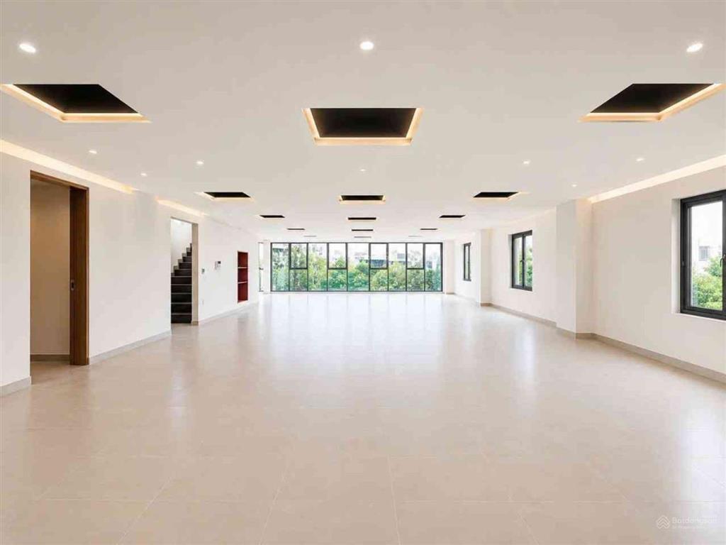 Bán tòa văn phòng 9 tầng  180m  mặt phố vũ tông phan thanh xuân, thông sàn, dòng tiền đỉnh