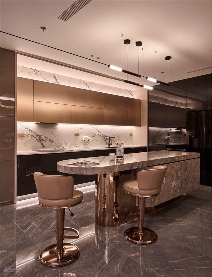 Tài sản kép, mặt phố cầu giấy  9 tầng/ penthouse đẳng cấp. doanh thu 650tr/th thu hồi vốn ngay