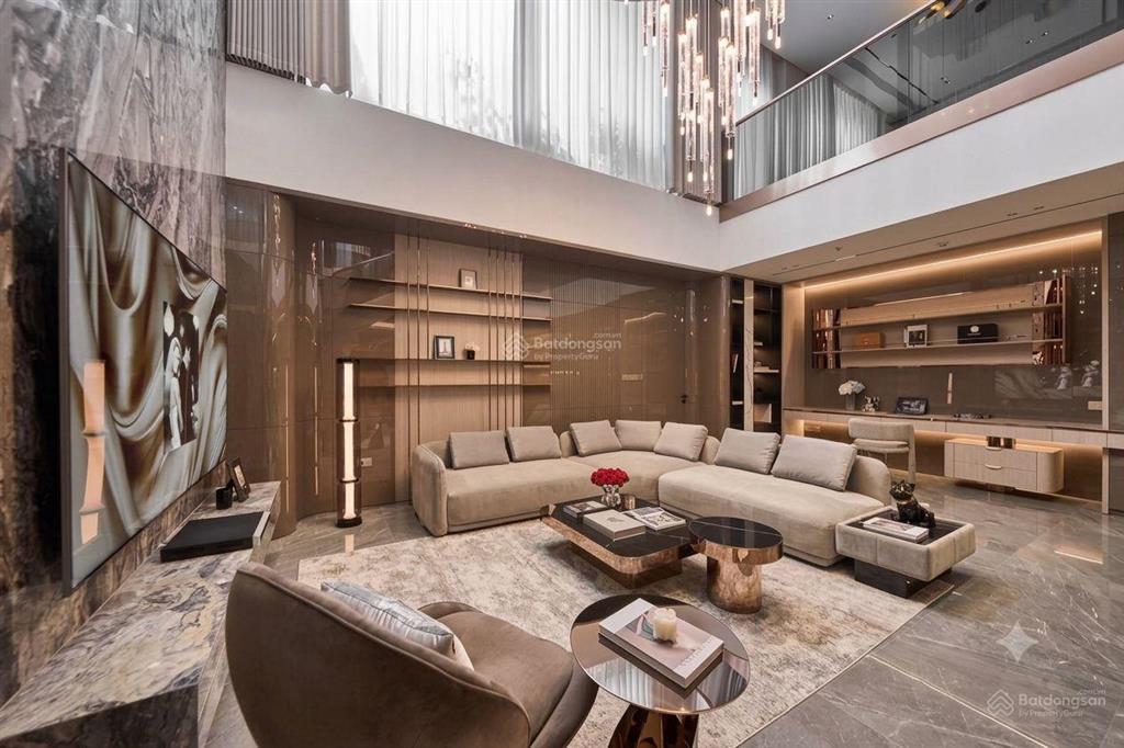 Tài sản kép, mặt phố cầu giấy  9 tầng/ penthouse đẳng cấp. doanh thu 650tr/th thu hồi vốn ngay