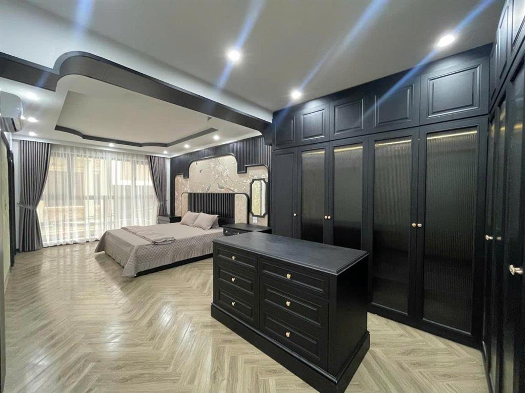 Bán nhà Ngô Gia Tự 60m 6 tầng thang máy MT4m kinh doanh ô tô tránh giá 18 tỷ