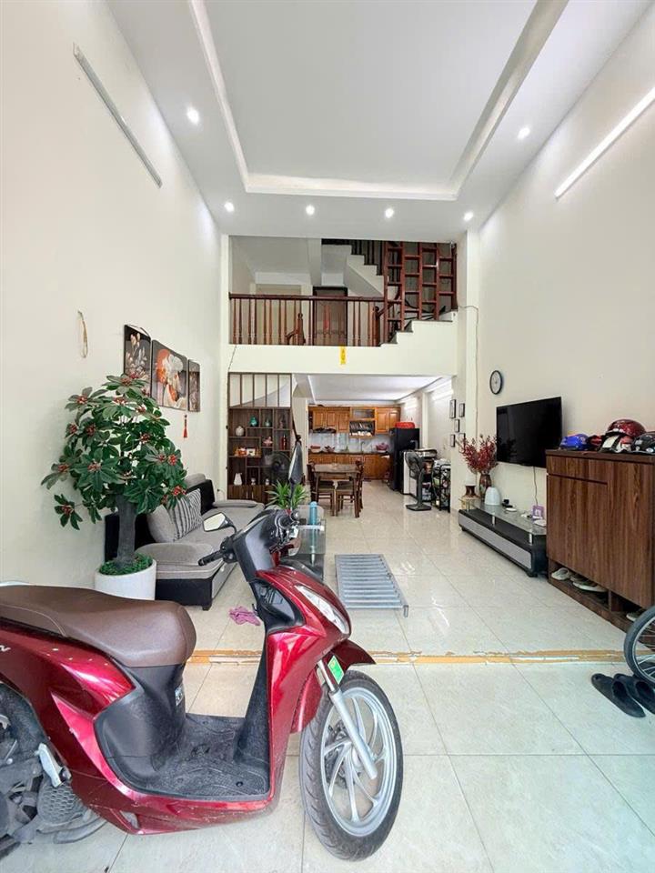 Bán nhà Nguyễn Văn Linh 48m 5 tầng MT4.2m kinh doanh ô tô tránh nhỉnh 11 tỷ