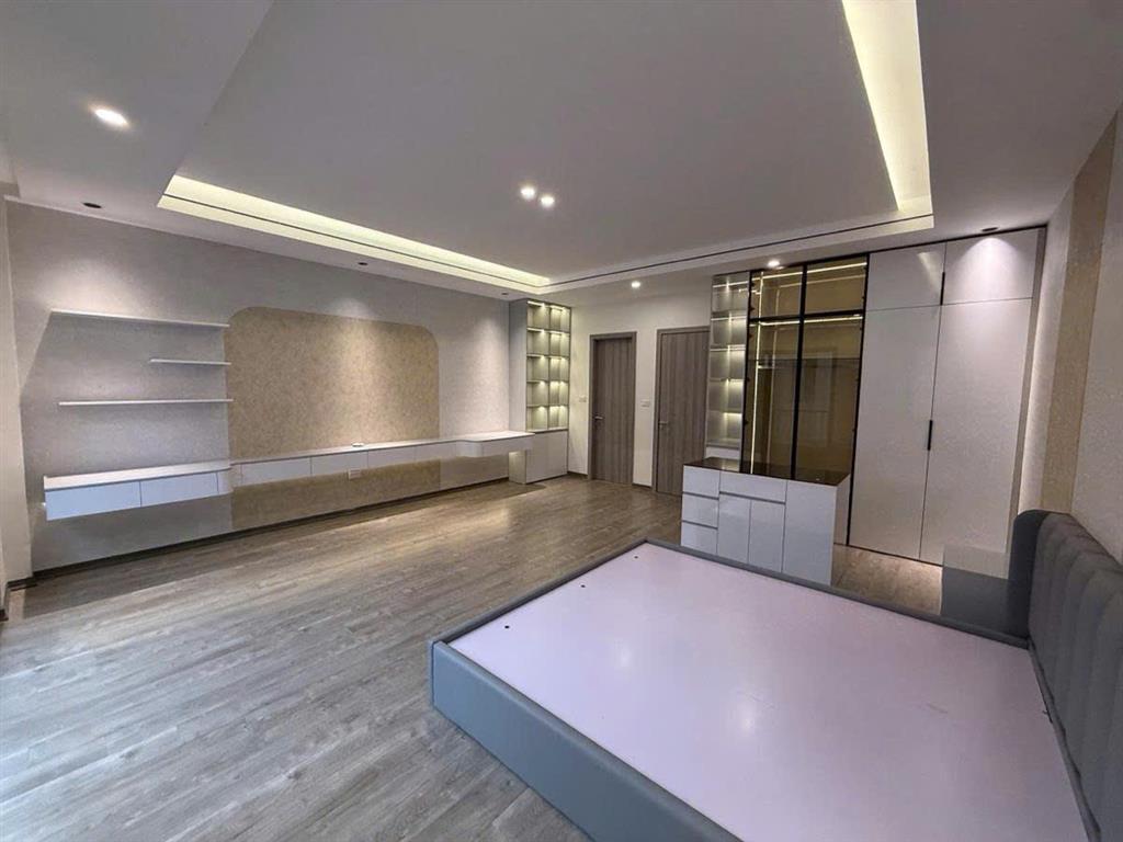 Bán nhà Bát Khối 55m 7 tầng MT5.6m thang máy gara 2 ô tô nhỉnh 14 tỷ