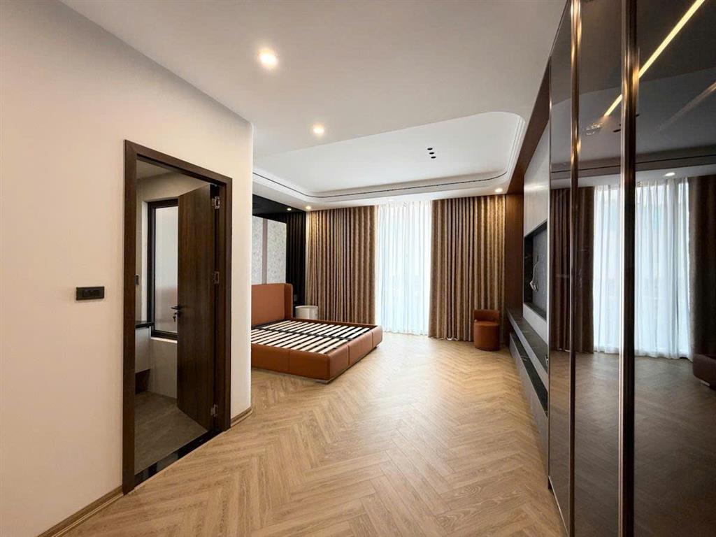 Bán nhà Ngọc Thụy 52m 7 tầng MT5.1m thang máy gara ô tô nhỉnh 18 tỷ