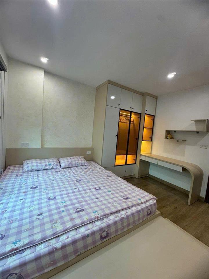 Bán nhà Ngọc Thụy 45m 4 tầng thang máy 20m ra ô tô tránh nhỉnh 9 tỷ