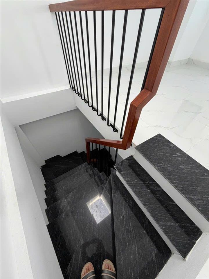 Bán nhà Ngô Gia Tự 30m 6 tầng 10m ra ô tô tránh nhỉnh 9 tỷ